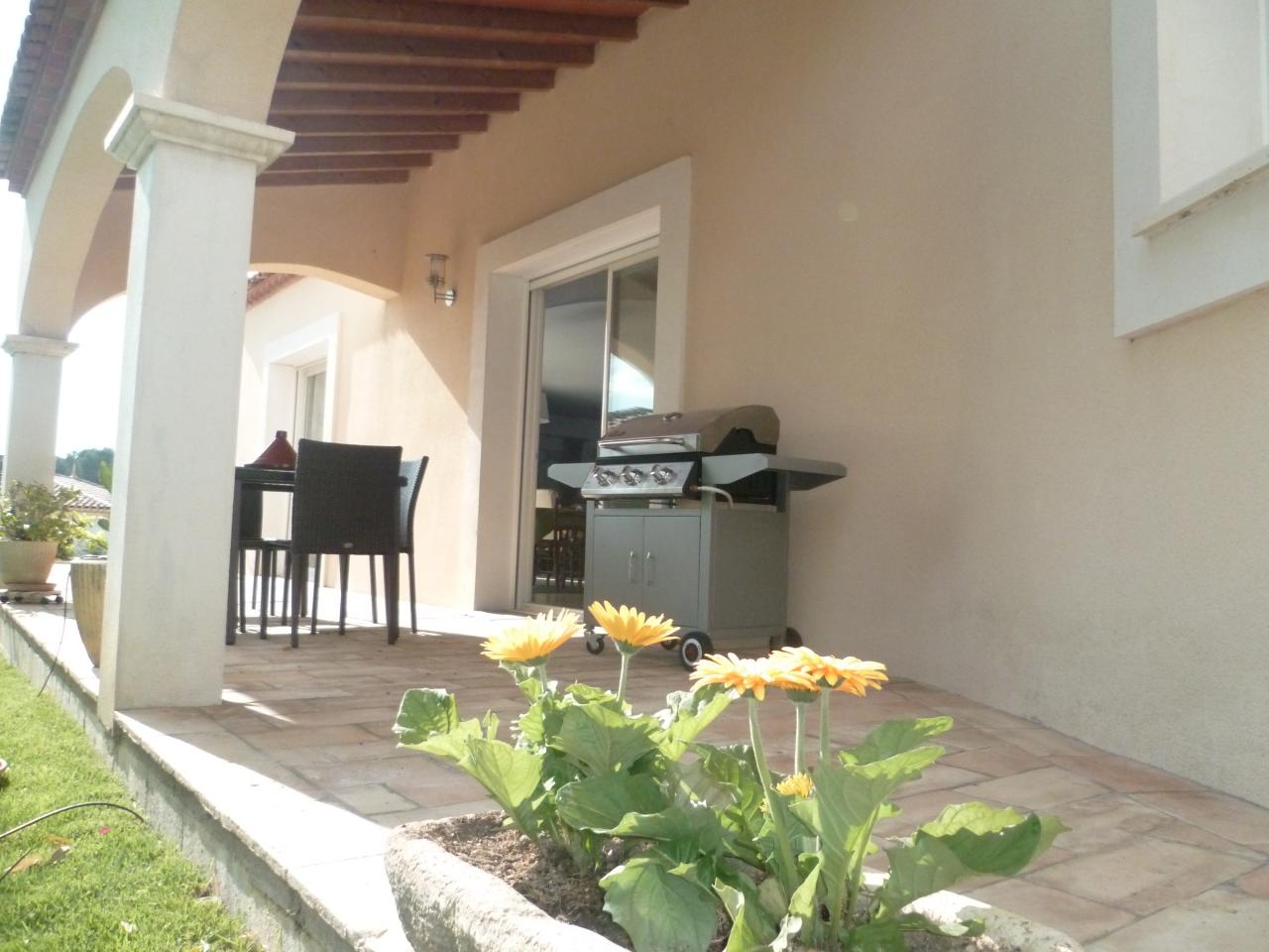 terrasse devant porte cuisine