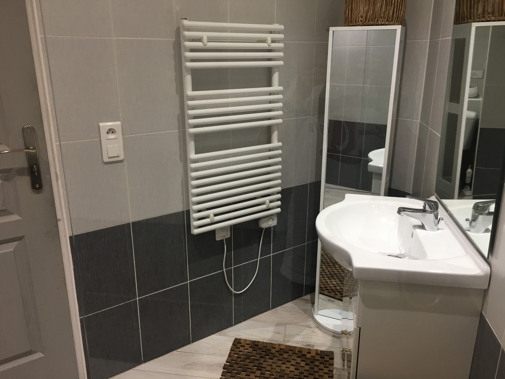 salle d''eau attenante à la grande chambre indépendante