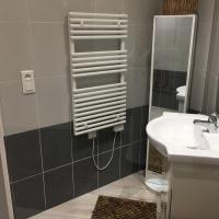 salle d''eau attenante à la grande chambre indépendante