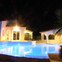 Notre villa la nuit éclairage avec projecteur LED couleur à télécommande